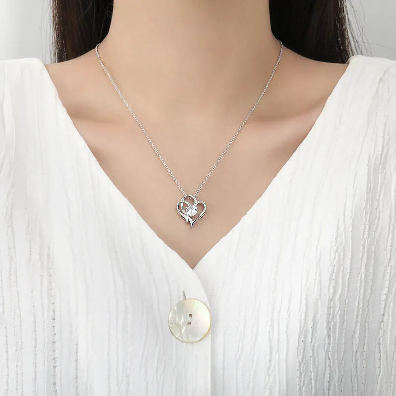 Women's simple heart-shaped 925 silver necklace in rose gold, yellow gold, or platinum colour finish.