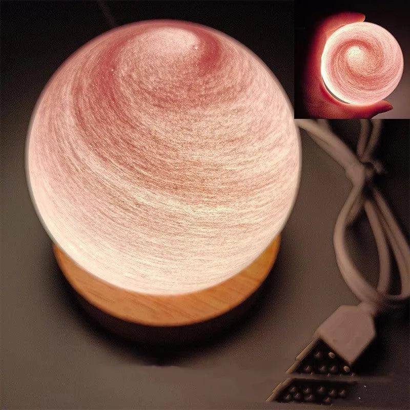 Planet-themed USB plug-in night light with three-colour dimming on a base, showing 80x90mm size.