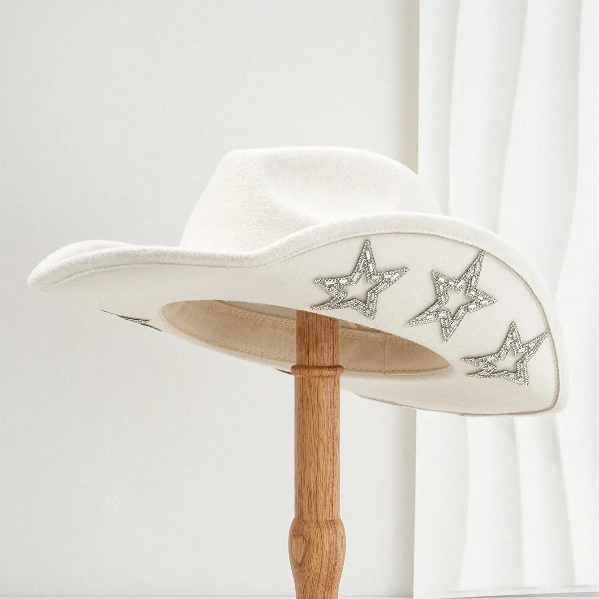Polyester woolen felt western denim top hat with conical crown and hexagonal star decoration in size M