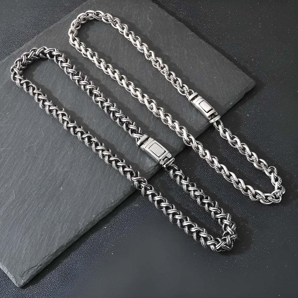 Men's titanium steel keel chain necklace with large hemp flowers design in antique silver colour.
