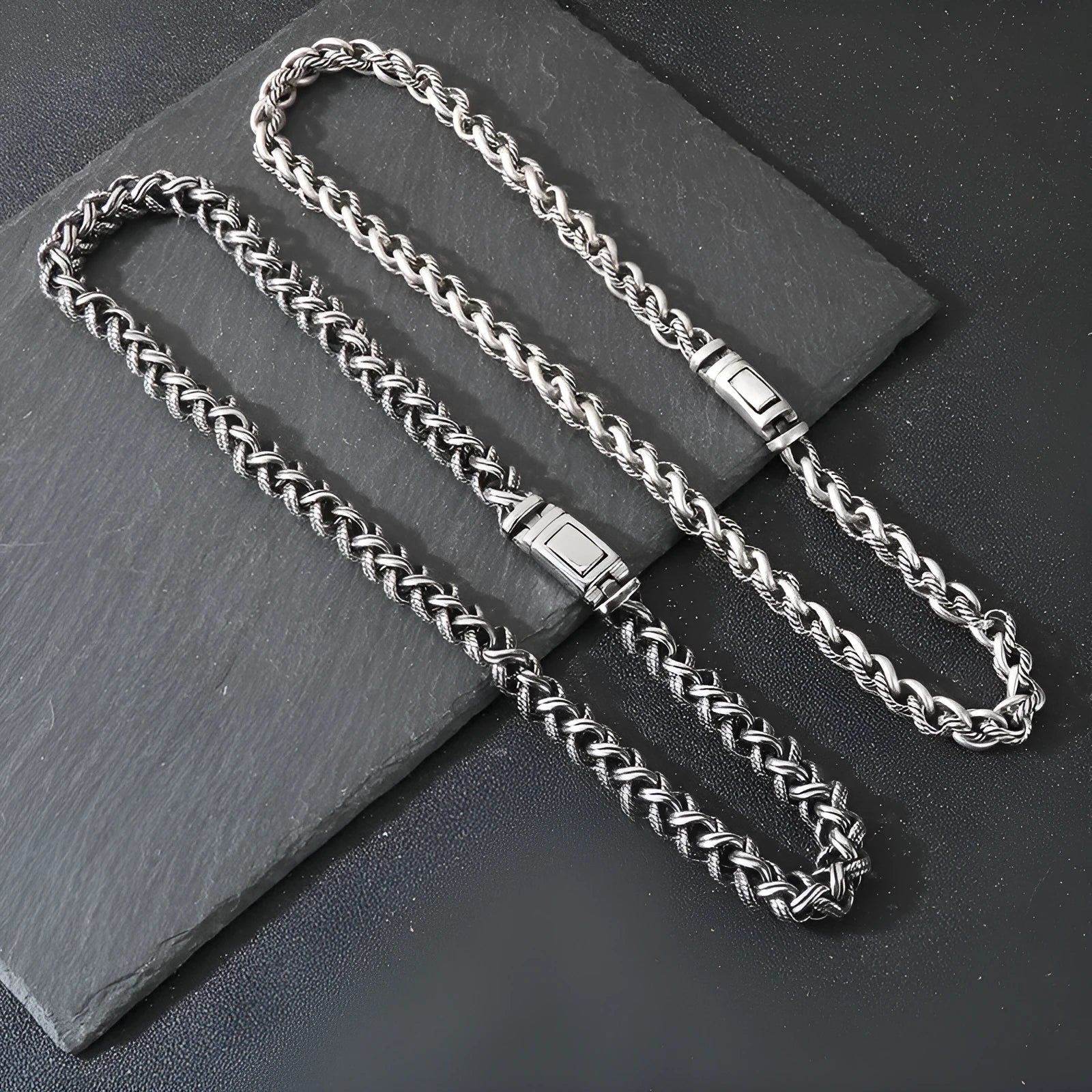 Men's titanium steel keel chain necklace with large hemp flowers design in antique silver colour.