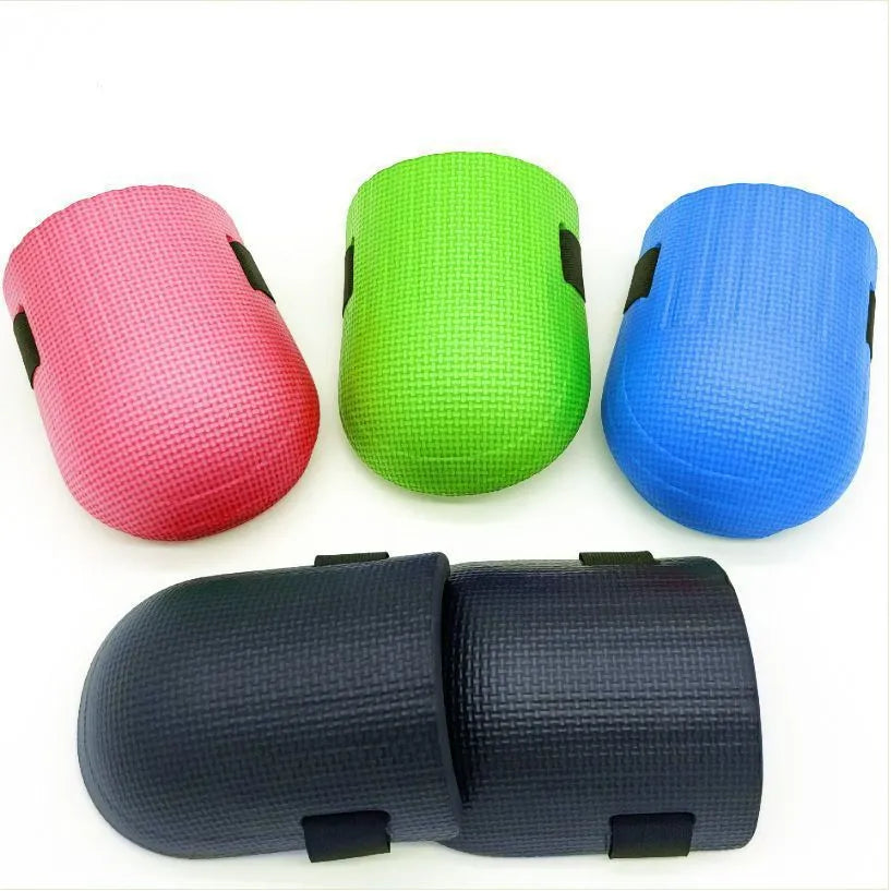 Pair of 11mm thick EVA foam kneepads for construction and flooring work in blue.