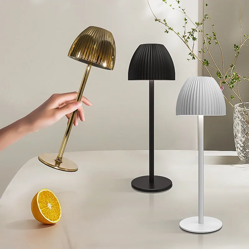 Ins pattern dimming small night lamp with thin round base in black or white colour options