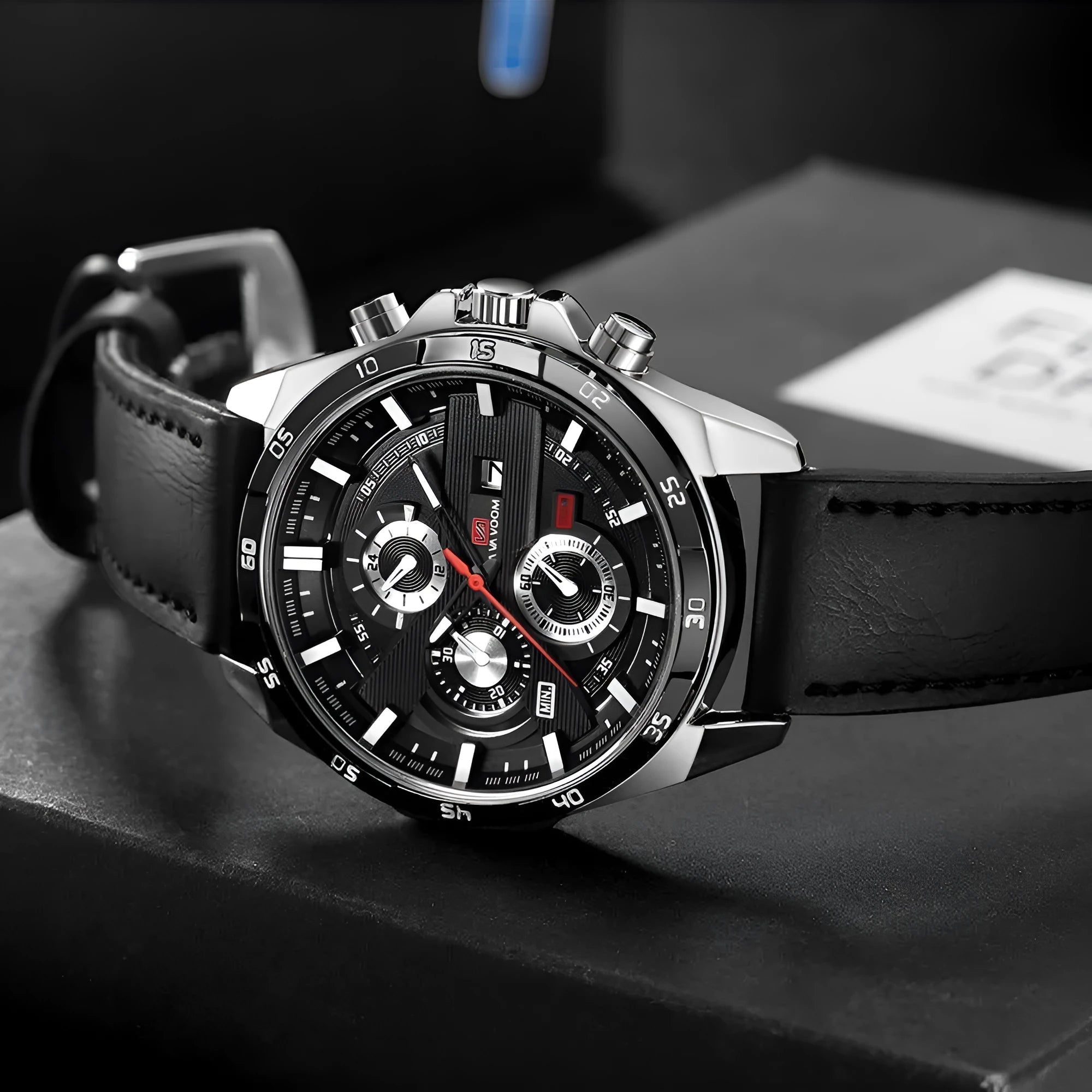 Men's casual quartz watch with business calendar on brown leather-look strap and white dial.