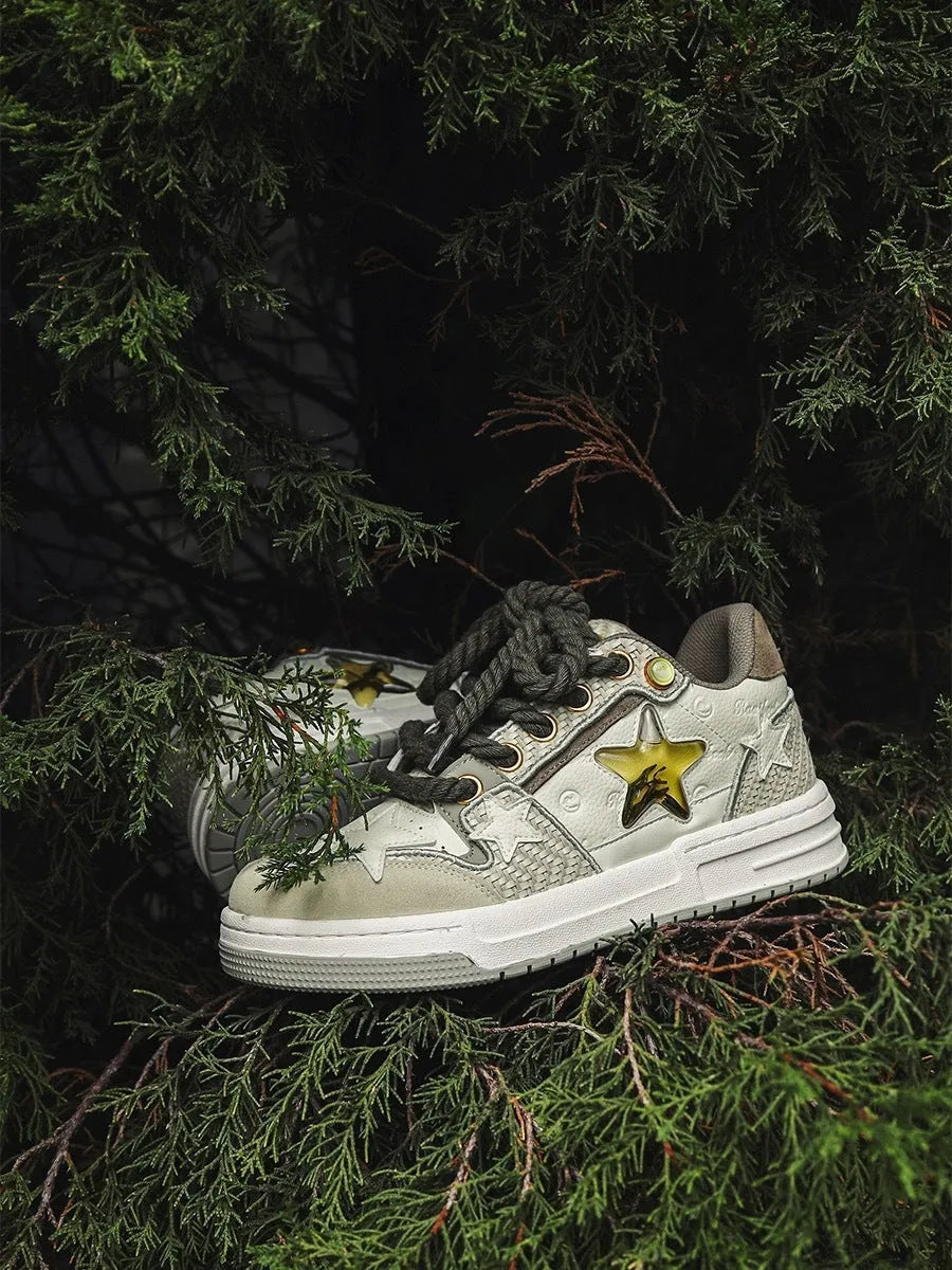 Cowhide leather low-top platform running shoes with round toe and front laces in West Lake dragon well tea joint colour