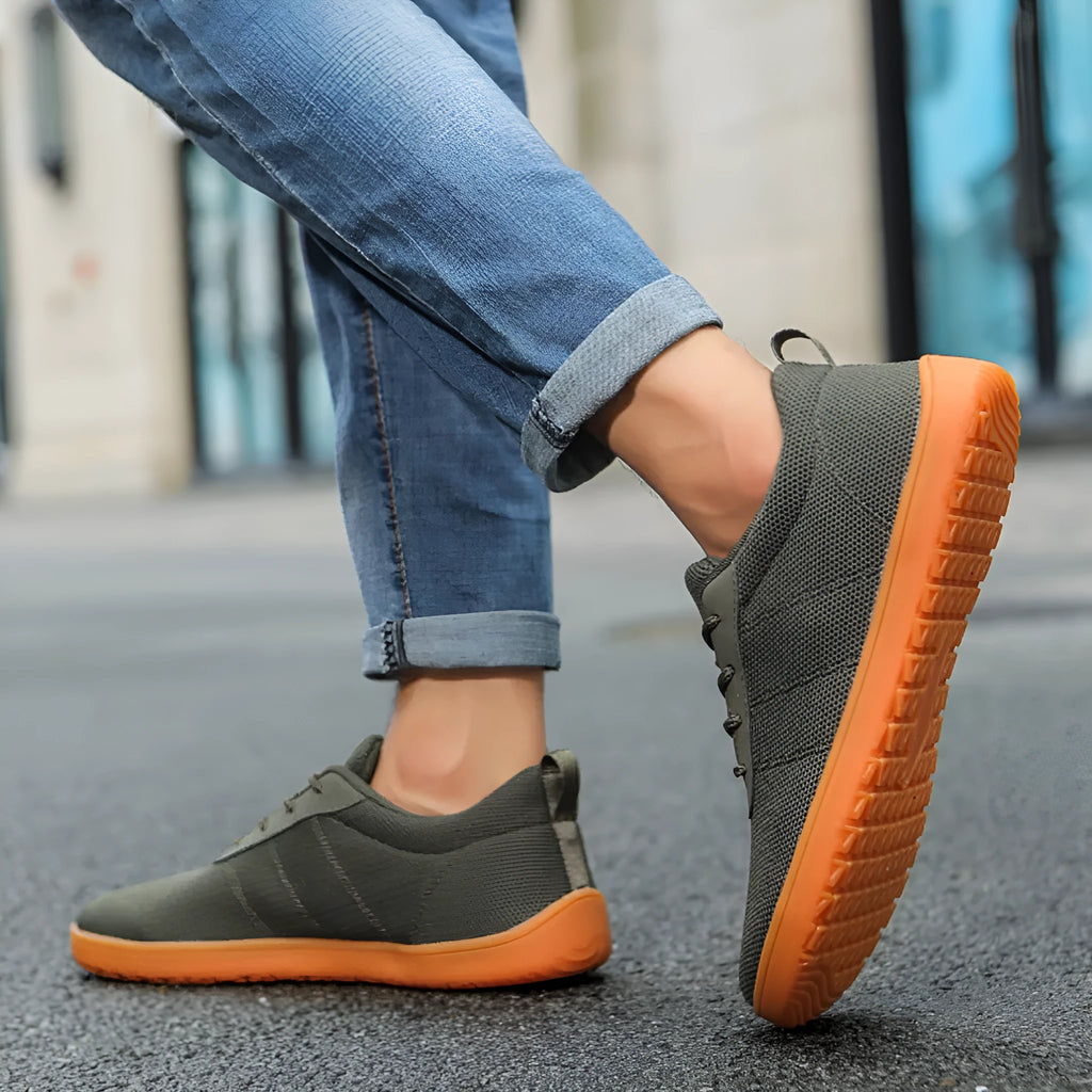 Men's casual walking shoes with Flyknit upper and rubber sole in multiple colour options