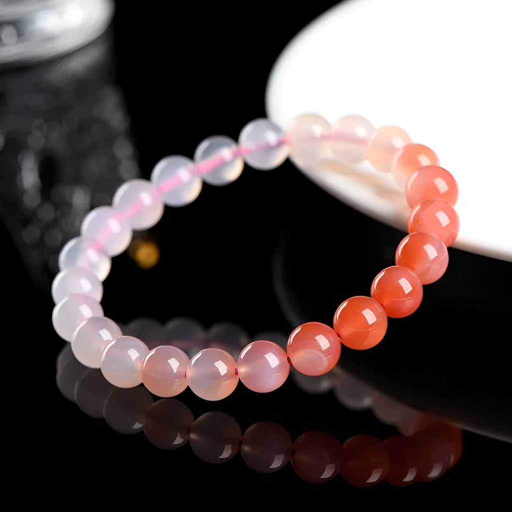 Yanyuan agate bracelet with natural gradient colour and geometric bead shape in salt source pattern