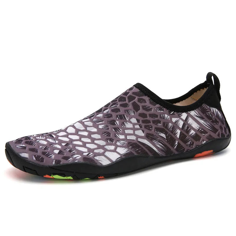 Lycra beach wading shoes in multiple colours with EVA midsoles for swimming and water activities