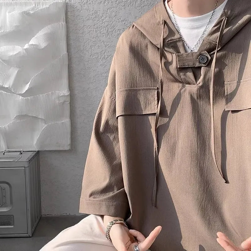 Men's hooded short sleeve T-shirt in solid colour with loose fit summer design