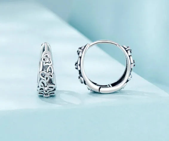 Retro hollow butterfly sterling silver earrings with zircon detailing and animal modelling design