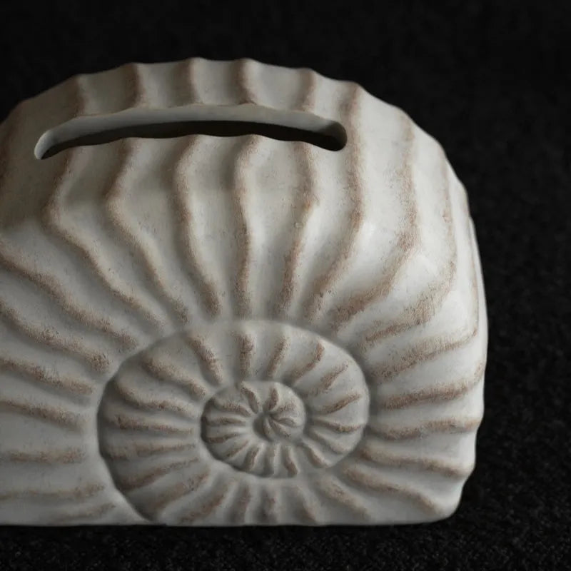 Conch ramble coloured resin decorative tissue box with modern simple design