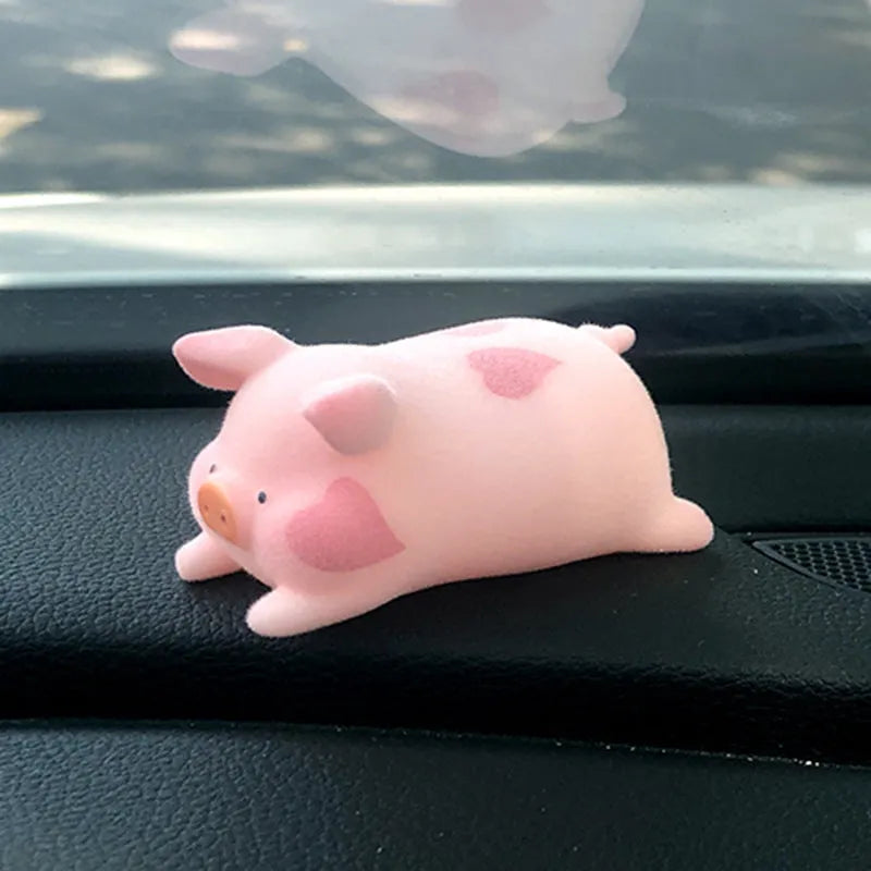 Small cartoon pig resin figurine car dashboard ornament