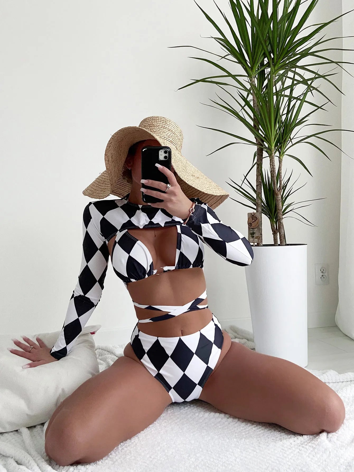 Ladies plaid pattern three-piece swimsuit set with long sleeves in European American style