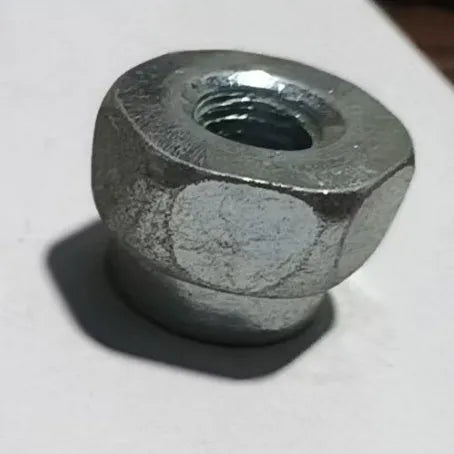 Aluminium weeding head with screw mower design for Ouma brushcutters, shown with three different sized screws.
