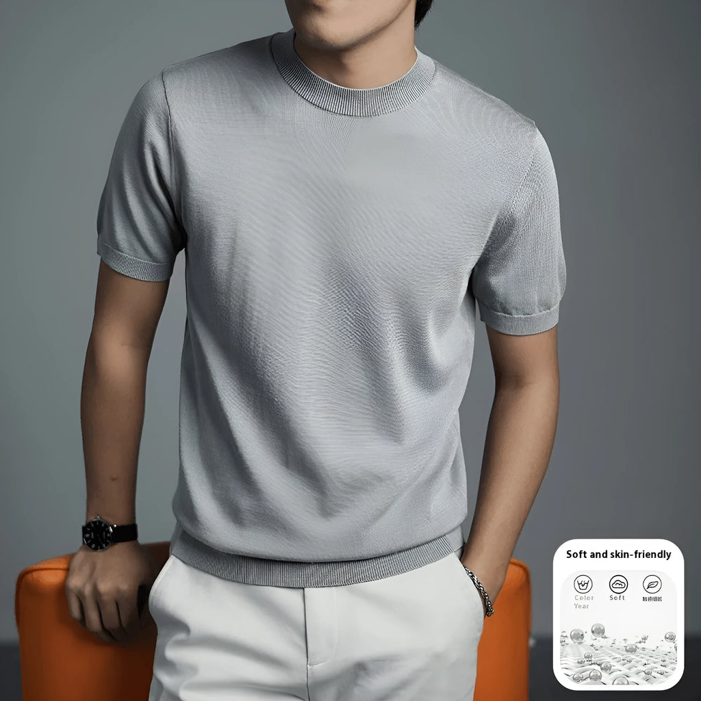 Men's knitted T-shirt in solid colours with round neck and short sleeves on size chart background