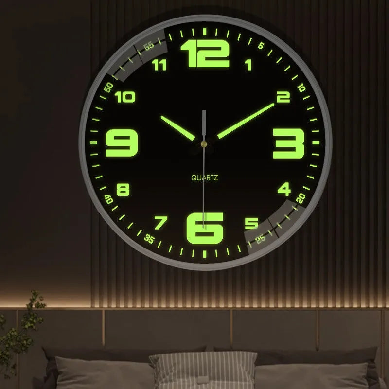 Modern 8 inch luminous wall clock with 20cm diameter and plastic casing