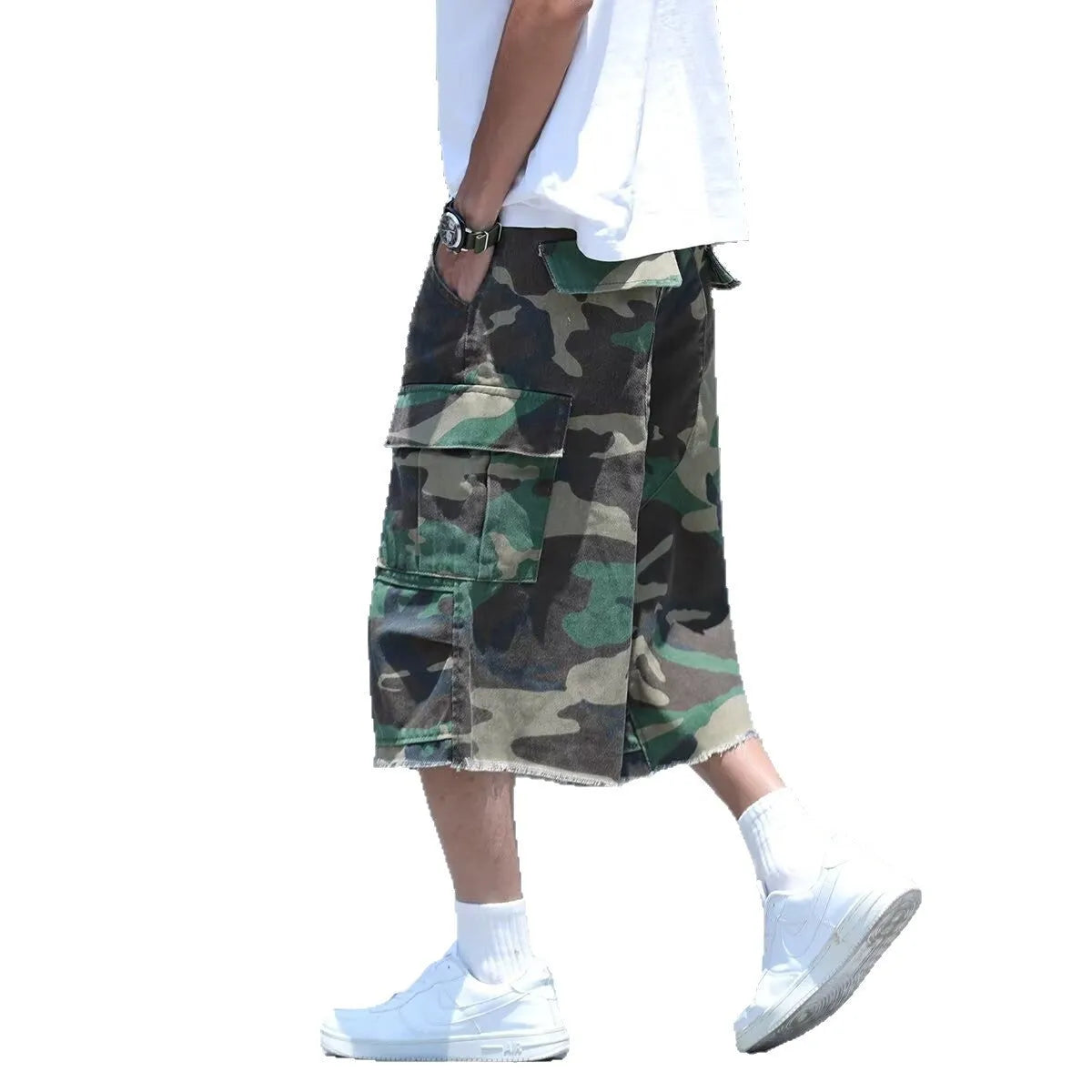 Men's retro camouflage shorts in loose fit with cropped length and cotton-polyester fabric