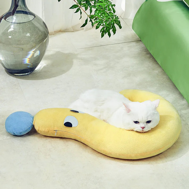 Blue or yellow pet pillow for dogs and cats measuring 62 by 39 centimetres