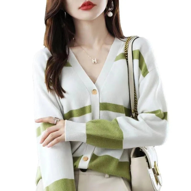 Women's striped V-neck knitted cardigan with 3D pattern effect in slim fit