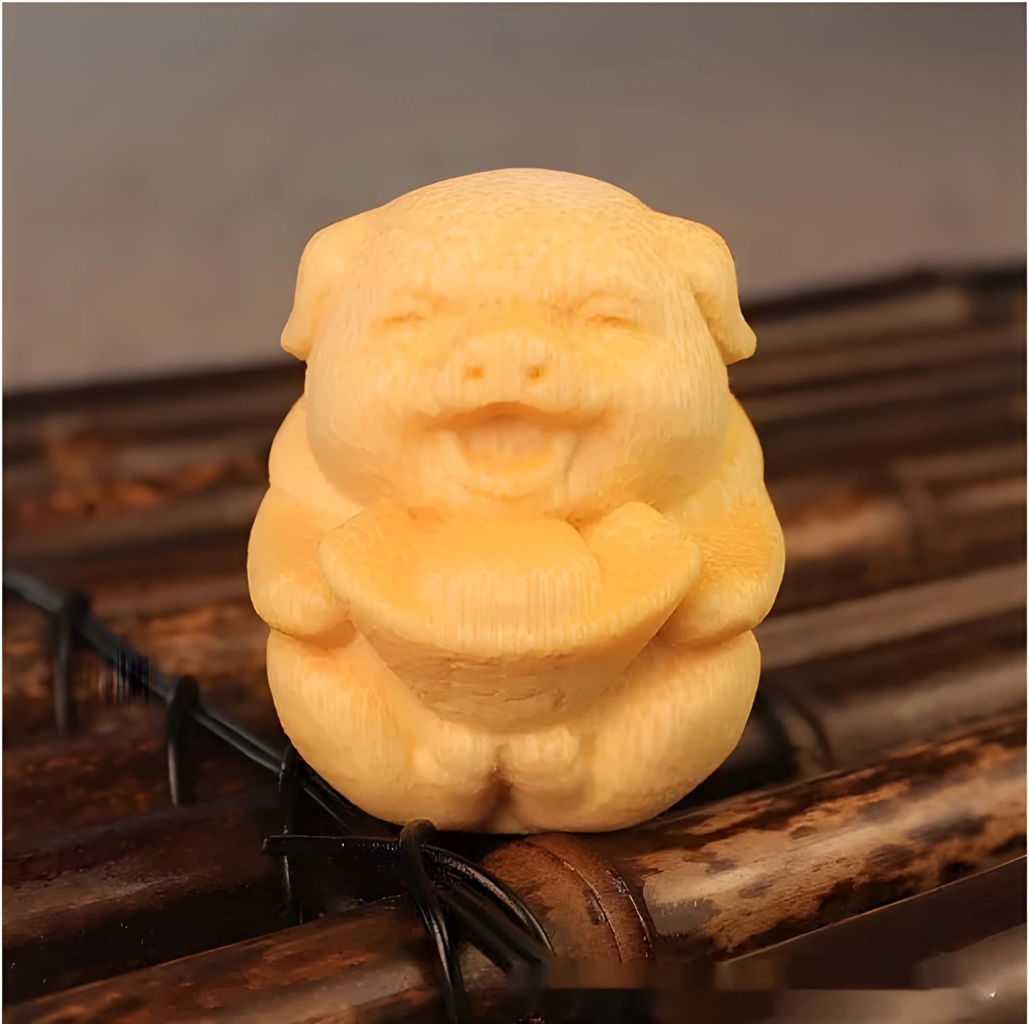 Solid bamboo carving Fulu Pig ornament measuring 4cm height with 3.5cm diameter
