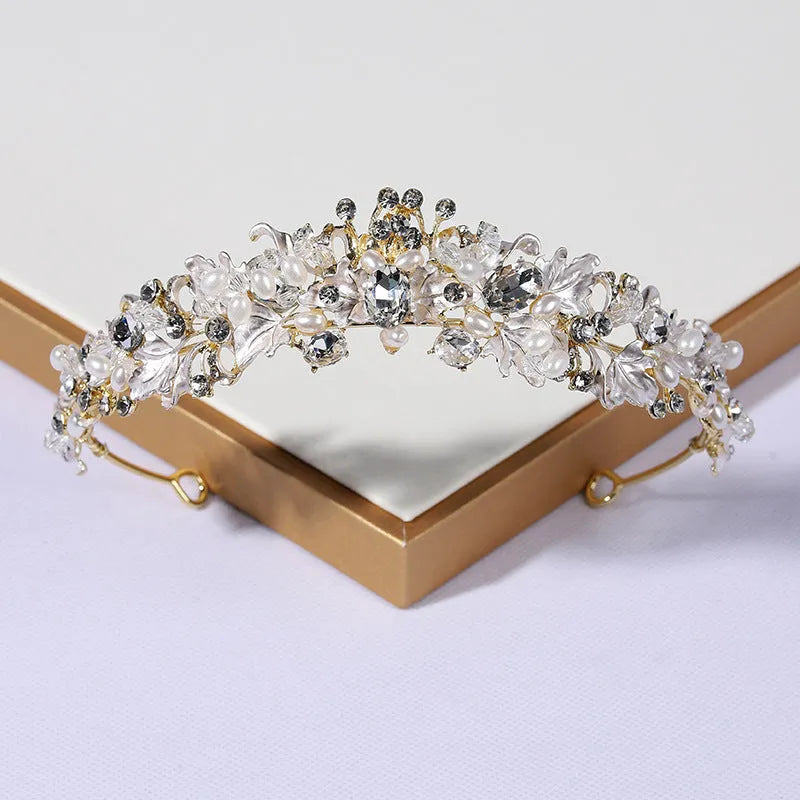 Gold and silver alloy pearl crown headdress for women, European style formal hair accessory.
