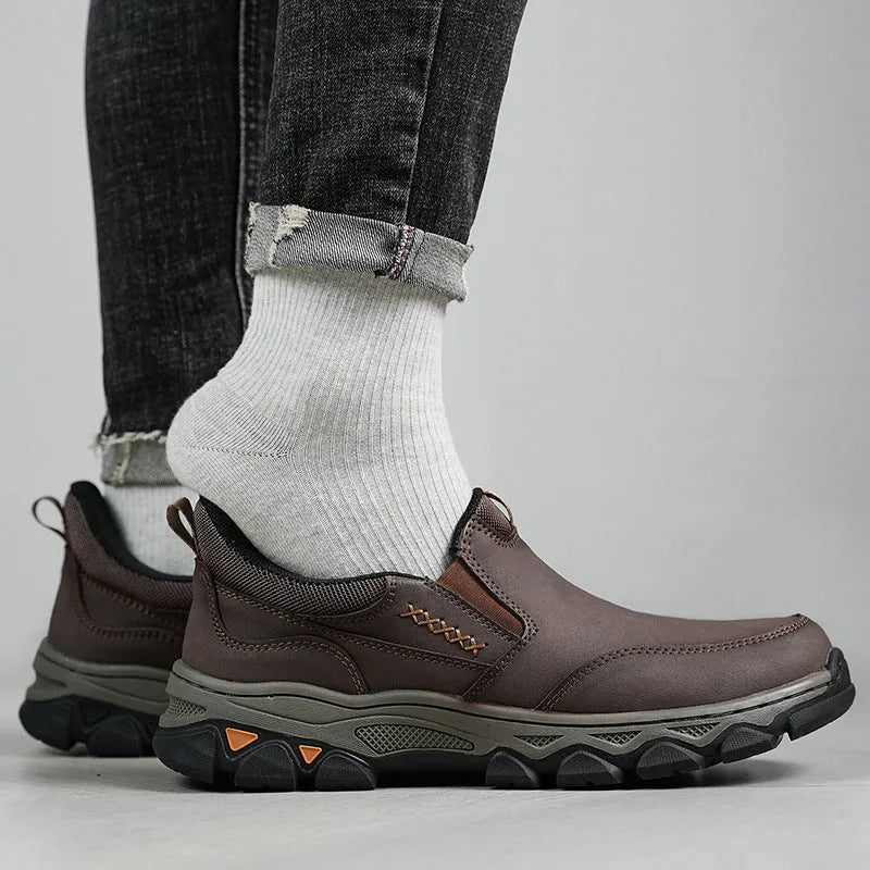 Men's casual shoes with rubber soles and PU upper in dark brown, black and grey colours