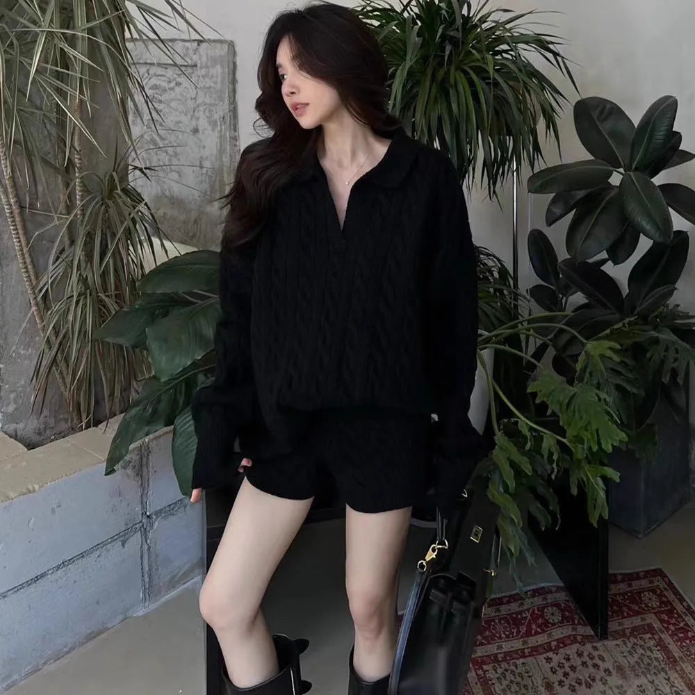 Women's knitted shorts suit set with geometric cable pattern and elastic waistband