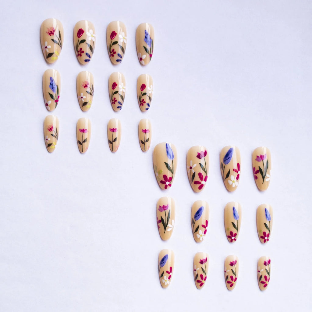 Almond-shaped removable nail art wear armour with rose and tulip floral patterns