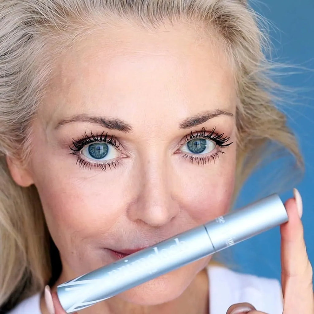 Eye black eyelash brush with fine bristles for eyebrow grooming and lash separation