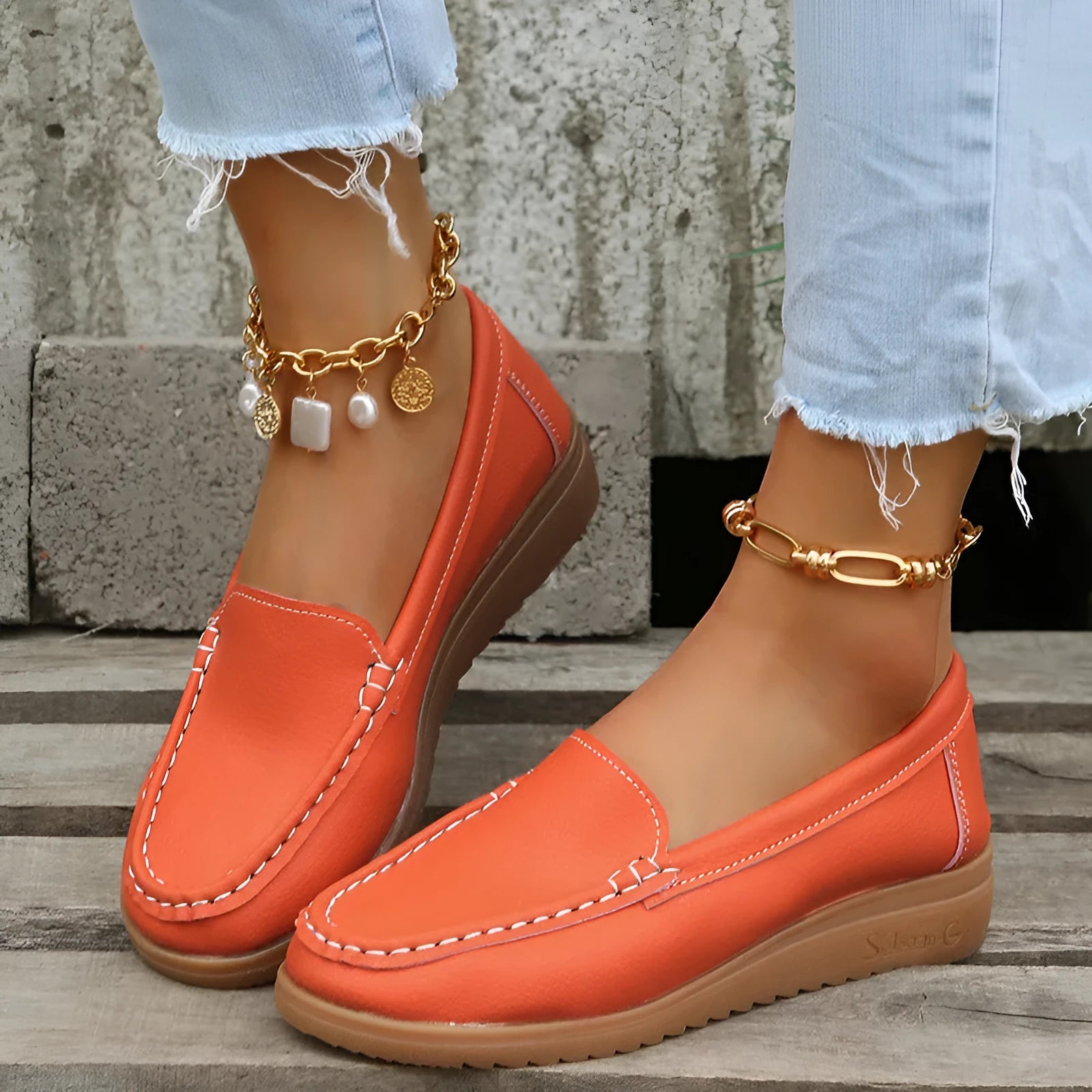 Women's flat loafer shoes in PU leather with a round toe and rubber sole, shown in multiple colours.