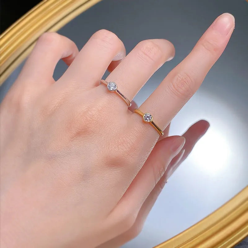 Minimalist sterling silver crown ring with linear details, shown in R962 gold and platinum plating options.