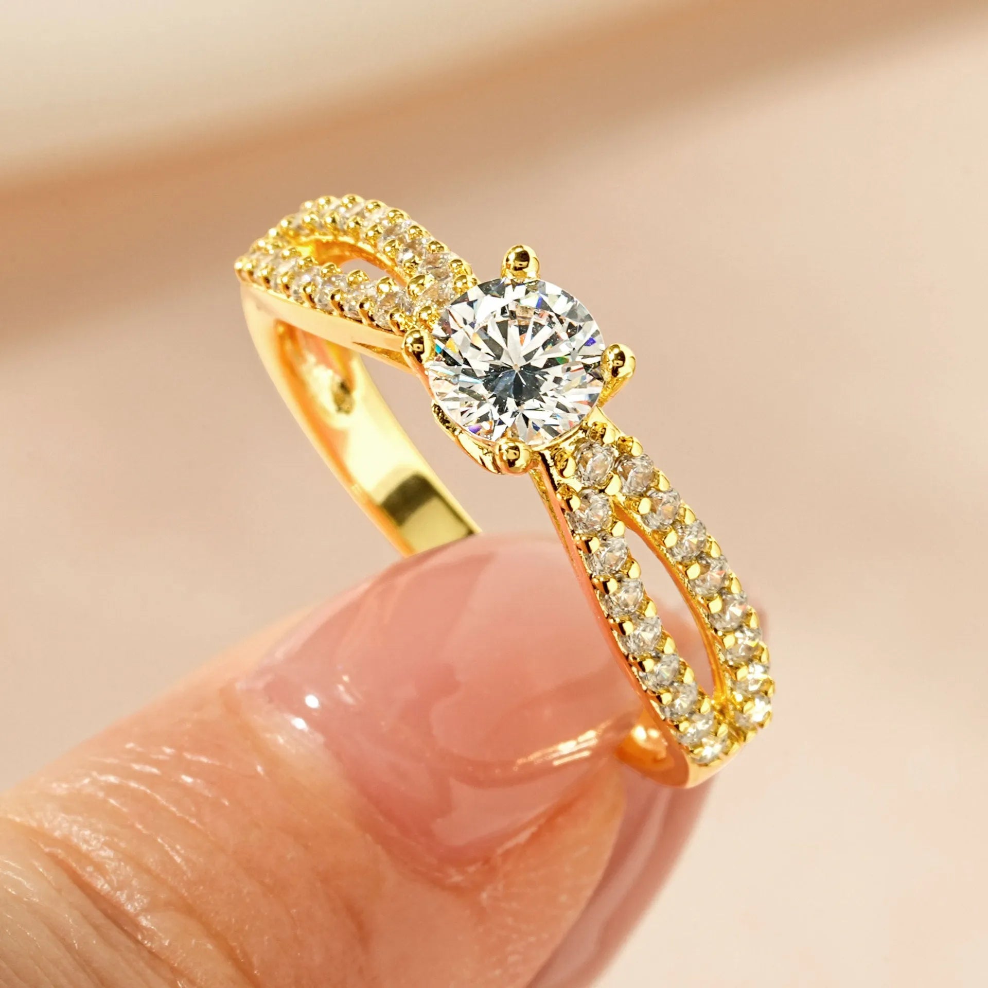 Women's electroplated copper zircon ring in heart, split, or star design with white or yellow finish.