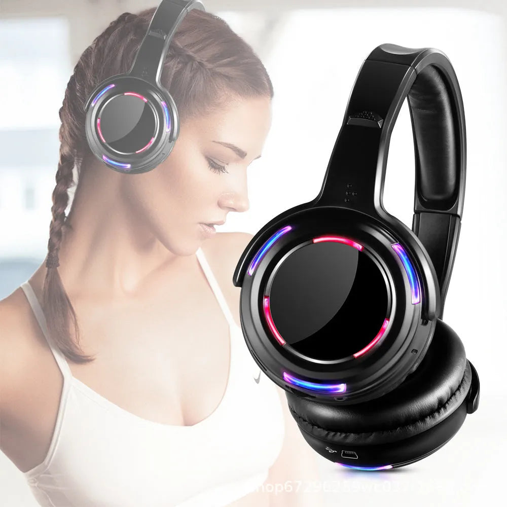 Black silent disco wireless headphones with 40mm speakers and 3-metre cable for party events